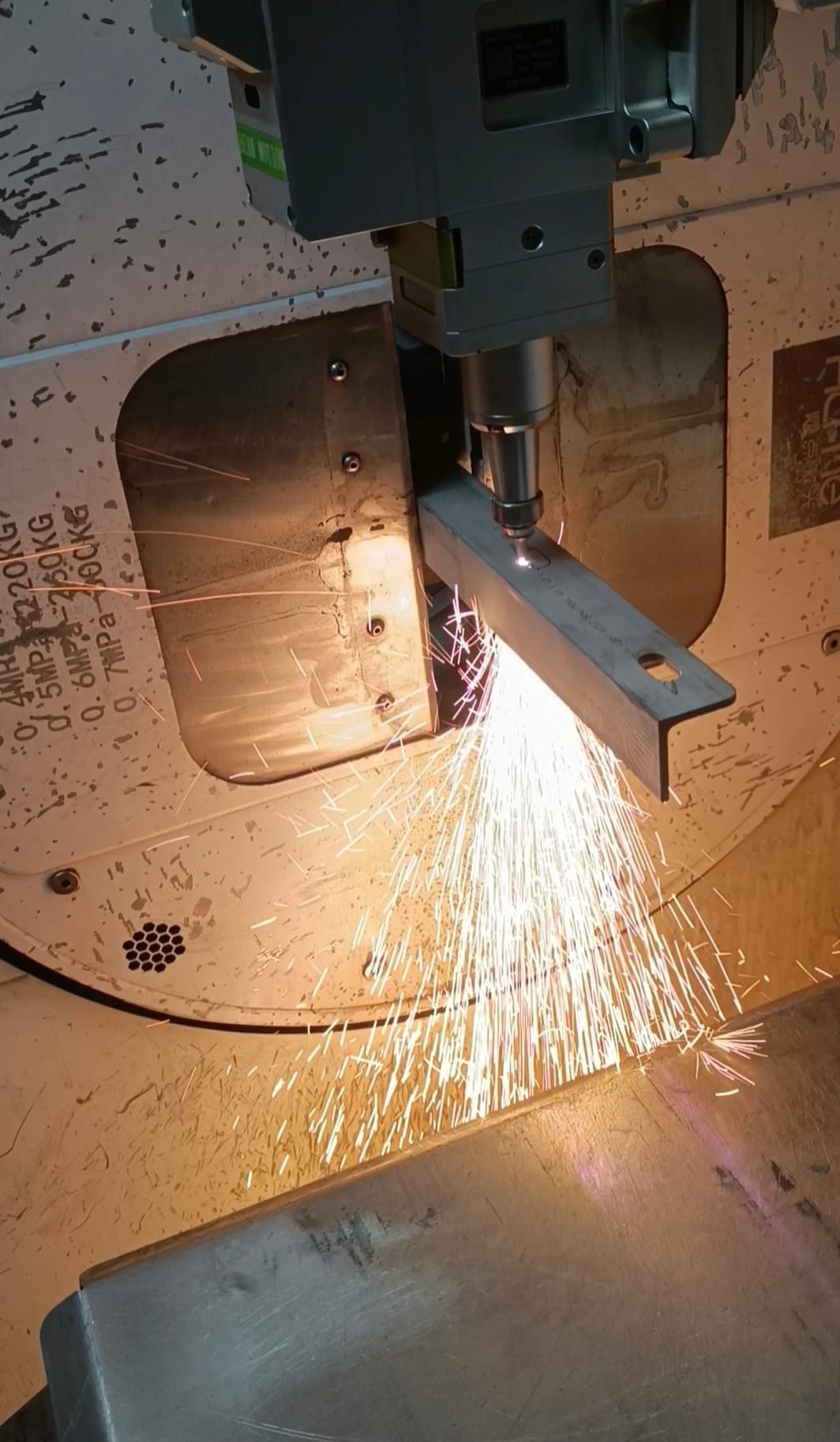 Boru & Profil Lazer Kesim Hizmeti - Slide 3